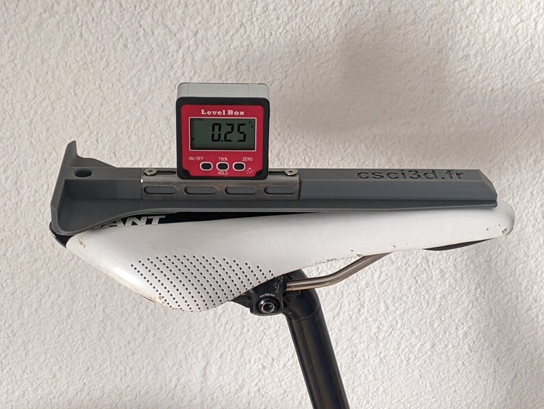 Bicycle saddle angle measurement tool image 3