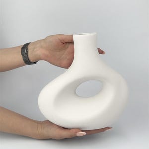 Modern Plant Pot STL File for 3D Printing, Unique Planter Design, Digital Download for Home or Office Decor