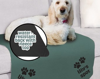 Pet Blanket Personalized Gift for Dog Owner Washable Soft Fleece Blanket Portable Warm Bed for Pet Owner Gift Puppy Mat