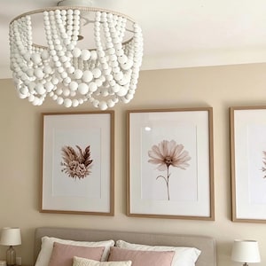 Pantalla de lámpara clásica de madera con cuentas: color natural, blanco o oro rosa metalizado.