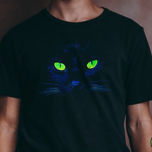 Black Cat Eyes Graphic Shirt for Cat Lovers, Womens Black Kitty T-Shirt, Gift for Cat Mom, Dad, Meowmy, Pet Panther Puma Trendy Tee Shirt