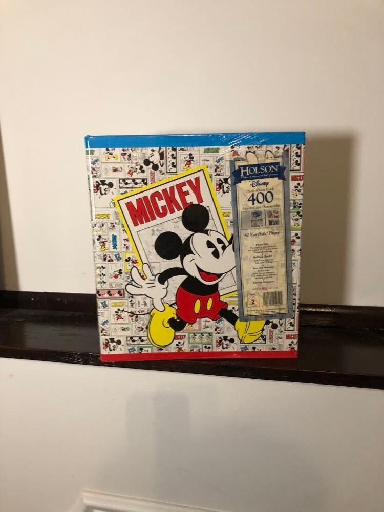  Mickey Mouse Retro 2024 Photo Album 4X 6 Holds 200 Photos. :  Home & Kitchen