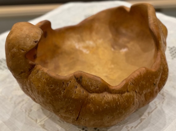 Natural Root Bowl: Unique Centerpiece for Farmhouse Style