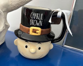 Rae Dunn Peanuts "Charlie Brown" Caneca em formato de cabeça de Charlie Brown com chapéu de peregrino