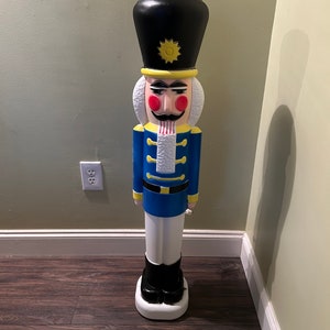 Small nutcracker blowmold – Warehouse 55 Aurora