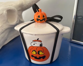 Rae Dunn Peanuts Snoopy Woodstock Jack o’ Lantern Welcome Great Pumpkin Mini Pot Mini Baker Serving Dish with Topped Lid