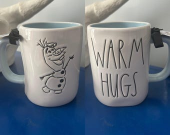 Disney Rae Dunn Frozen Olaf der Schneemann Warm Hugs doppelseitige Tasse