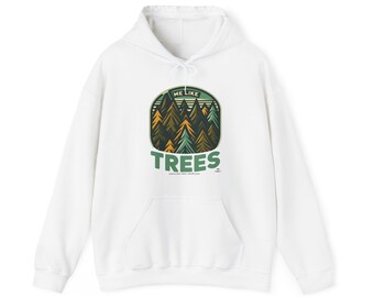 Puede incluir: Sudadera con capucha blanca con bolsillo delantero y cordón. La parte delantera presenta un gráfico de árboles estilizados en verde, marrón y amarillo, con el texto "ME LIKE TREES" y "TREES" en verde.