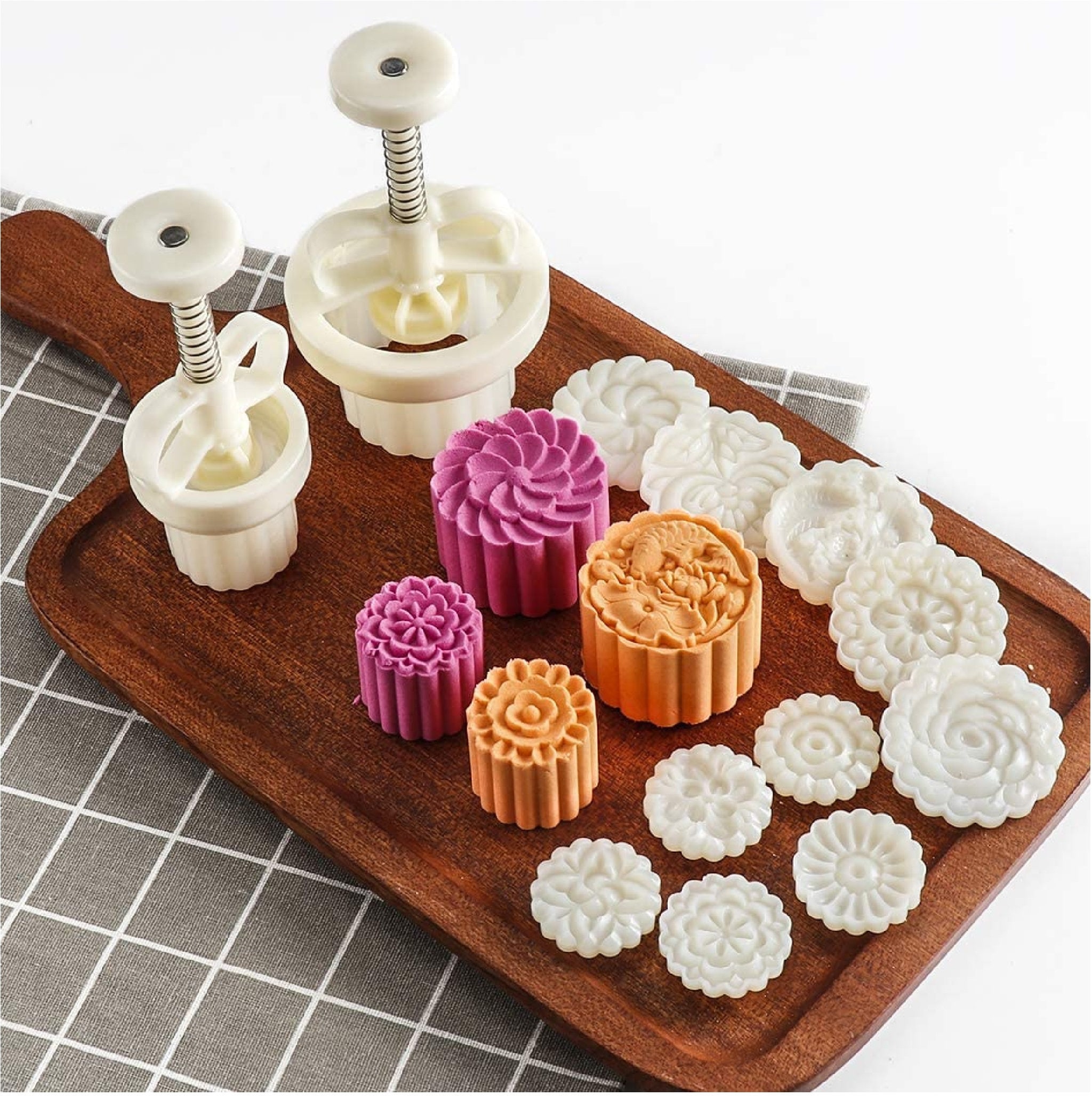 Cake Icing Tool Set Flower Shaped Mooncake Mold 50g DIY Hand Pressure  Fondant Moon Cake Mould Plastic Press Cookie Cutter Tool From Flymachine,  $10.34