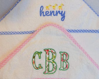 Ręcznik z monogramem i personalizacją w kratkę gingham