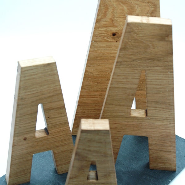 Lettres et chiffres en chêne massif | 15 cm, 20 cm, 25 cm et 30 cm de hauteur | Décoration en bois | Salon, baptême, chambre d'enfant