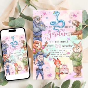 Può includere: Un invito di compleanno con personaggi dei cartoni animati e la scritta "Unisciti a noi per festeggiare il quinto compleanno di Jordan!" L'invito include data, ora e luogo. Uno smartphone mostra lo stesso invito.