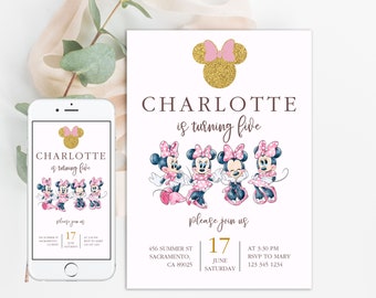 Può includere: Un invito stampabile per una festa di compleanno per bambini. L'invito presenta un tema Minnie Mouse rosa e oro con il testo "Charlotte compie cinque anni" e dettagli per la festa, tra cui la data, l'ora e il luogo.