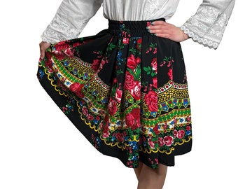 Falda corta tradicional montañesa, falda folklórica, falda tradicional azul, falda floral, tradición, folklore, azul, falda de mujer