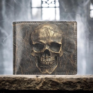 Cartera de calavera con aspecto desgastado. Cartera plegable con monedero. Cartera pequeña y compacta para hombre. Accesorio gótico. ¡Gótica, moderna, vanguardista y rockera!