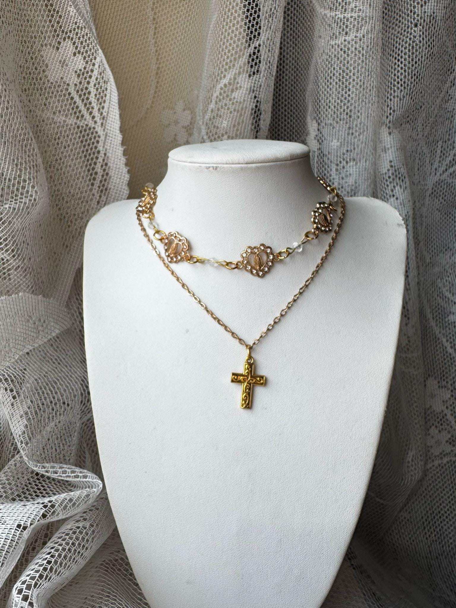 Choker made of heart with Virgin Mary and transparent pearls + little chain with a cross