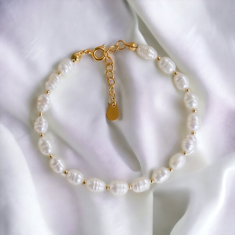 Freshwater Pearl Gold Beaded Bracelet Pearl Bracelet Beaded Bracelet Gift for Her Bridesmaids Gifts Bridal Bracelet Minimal image 1