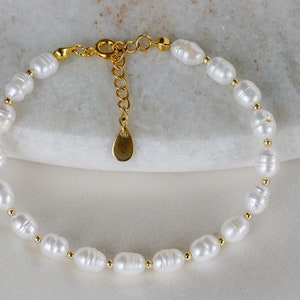 Freshwater Pearl Gold Beaded Bracelet Pearl Bracelet Beaded Bracelet Gift for Her Bridesmaids Gifts Bridal Bracelet Minimal image 4