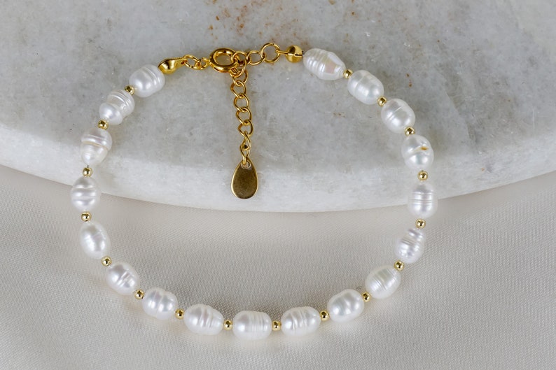 Freshwater Pearl Gold Beaded Bracelet Pearl Bracelet Beaded Bracelet Gift for Her Bridesmaids Gifts Bridal Bracelet Minimal image 4