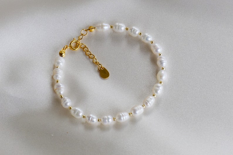 Freshwater Pearl Gold Beaded Bracelet Pearl Bracelet Beaded Bracelet Gift for Her Bridesmaids Gifts Bridal Bracelet Minimal image 3