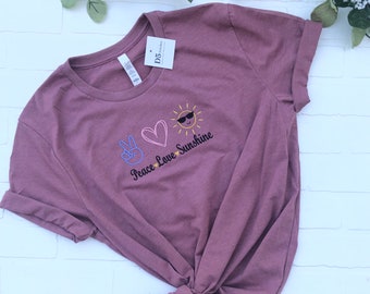Geborduurd Peace Love Sunshine T-shirt | Uniseks zomertopje