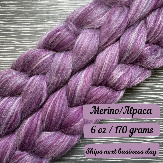 Soft Purple Combed Top Merino Fiber Spinning Fiber Wool Roving Gift for Knitter Fiber Art Fiber for Spinning Fiber Braid Felting Alpaca Yarn
