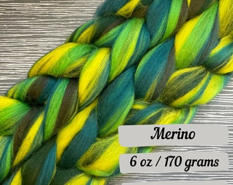 Green Custom Blend Combed Top Merino Fiber Spinning Fiber Wool Roving Gift for Knitter Fiber Art Fiber for Spinning Fiber Braid Felting