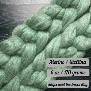 Glitter White Green Merino Stellina Blend Dyed Combed Top Fiber Spinning Fiber Wool Roving Spinning Fiber Braid Super Sparkly