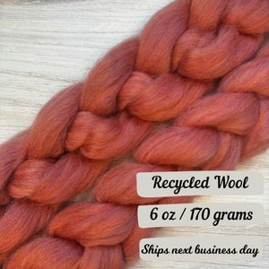 Speckle Grapefruit Pink Recycled Wool and Other Recycled Fiber Eco Friendly Dyed Combed Top Fiber Spinning Fiber Wool Spinning Fiber Braid