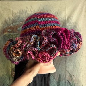 Red & Black Breathable Crochet Bucket Hat - Etsy display picture 1
