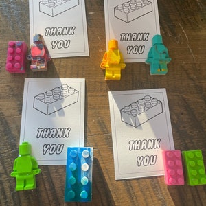 Lot de 2 crayons de couleur avec cartes à colorier - Cadeaux parfaits pour les enfants - Anniversaires, sacs à surprises, prix pour la classe