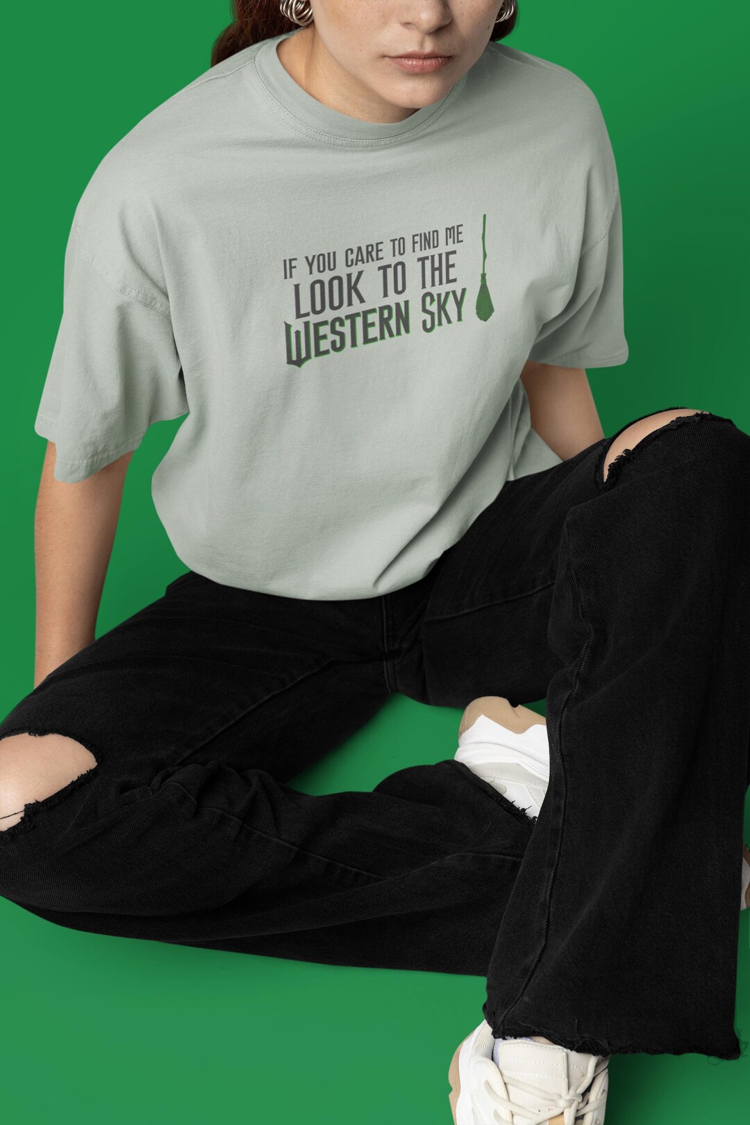 Camiseta Wicked Glinda Tonal Pose | Ropa Oficial De La Película Wicked | Diseño Único Y Cómodo