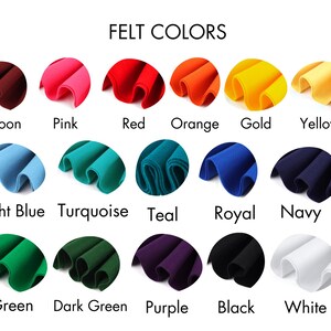 Op de afbeelding: Een kaart met 15 verschillende viltkleuren, waaronder bordeauxrood, roze, rood, oranje, goud, geel, lichtblauw, turquoise, teal, koninklijkblauw, marineblauw, groen, donkergroen, paars, zwart en wit.
