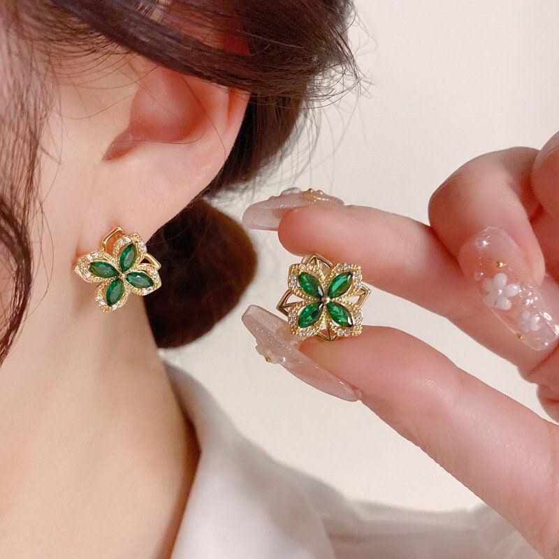 18K Gold and Emeralds Four Leaf Clover Stud Earrings 