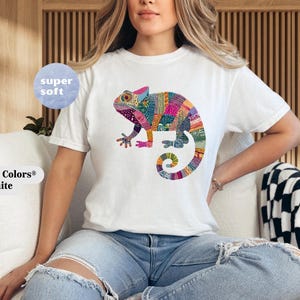 Comfort Colors Chameleon Shirt: Retro Post Punk Tee Bild 10