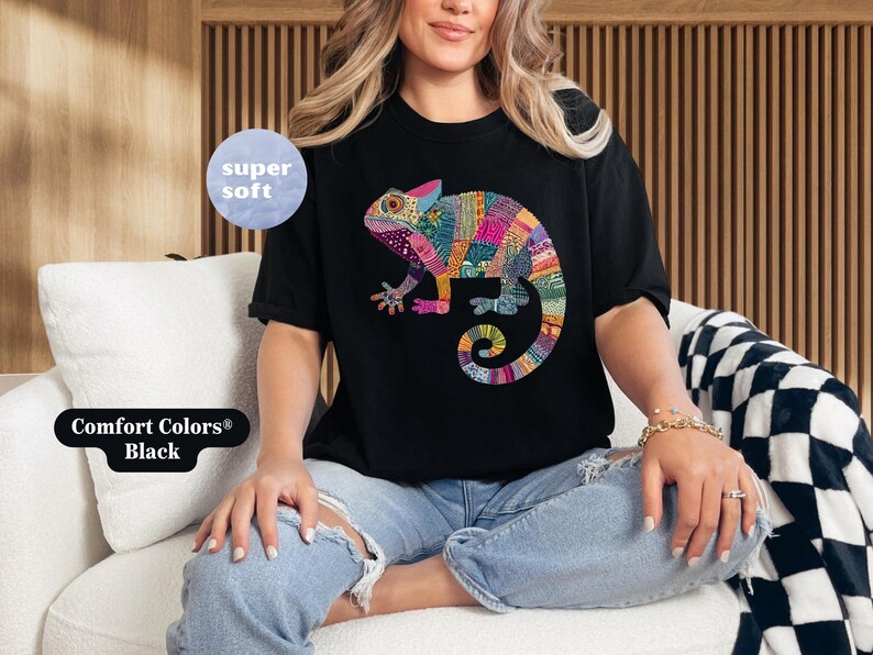 Comfort Colors Chameleon Shirt: Retro Post Punk Tee Bild 3
