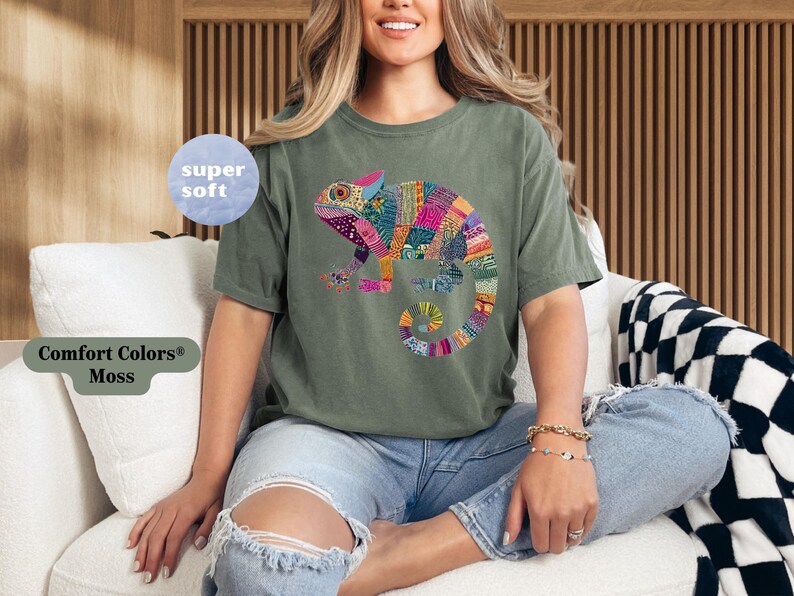 Comfort Colors Chameleon Shirt: Retro Post Punk Tee Bild 7