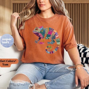 Comfort Colors Chameleon Shirt: Retro Post Punk Tee Bild 9