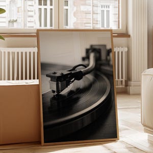 Vintage Record Player Close-Up – Retro Turntable Canvas Wall Art for Music Lovers and Audiophile Decor