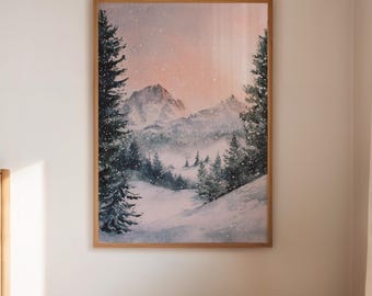 Puede incluir: Una impresión artística enmarcada representa un paisaje montañoso nevado con abetos. La obra de arte cuelga sobre una mesita de noche de madera clara con dos cajones. Un libro y una taza blanca están sobre la mesita. La habitación tiene una paleta de colores neutros.