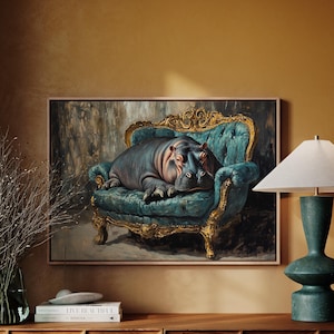 Königliches Nilpferd auf verziertem Sofa Leinwand Wandkunst - Luxuriöses Tier Porträt für Einzigartiges Wohndekor - Künstlerisches Meisterwerk mit elegantem Flair