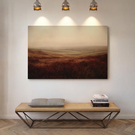 アースカラーのミスティバレーキャンバスアート – 柔らかな光と穏やか