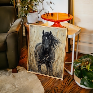 Schwarzes Pferd Wandbild, Wilder Hengst im Weizenfeld laufend, Western Bauernhaus Dekor, rustikale Pferdemalerei, neutrales Poster