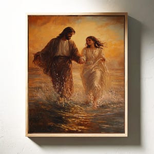 女性と水の上を歩くイエスのキャンバスアート - 感動的なキリスト教のアートワーク、忠実な壁の装飾、夕焼けの色合いの宗教的なシーン