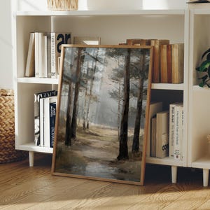 Forest Path Leinwand Wandbild | "Nebeliges Waldspuren Gemälde in ""kühlem Grau"" und Taupe für die Dekoration des Wohnzimmers."