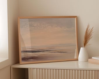 Minimalistische Küstensegeltuch-Wandkunst, neutrale beige und weiche Pastellmeergangmalerei, moderner abstrakter Ozeanhorizont für ruhige Innenräume