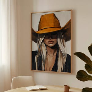 Arte de parede de retrato de cowgirl chique - Impressão em tela ocidental moderna com mulher loira em chapéu de cowboy ousado para decoração de casa de fazenda rústica