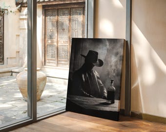 Väggkonst med cowboywhisky | Svartvit westernfotografi med dramatisk rök och skugga