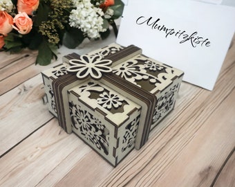 Personalized wooden gift box - Choice of bow, heart or fish design - Optional engraving for special occasions