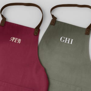 Embroidered Monogrammed Apron, Personalised Cooking Apron with Initials, Chef Bib Apron, Baking Gift for Him or Her, Husband BBQ Party Gifts